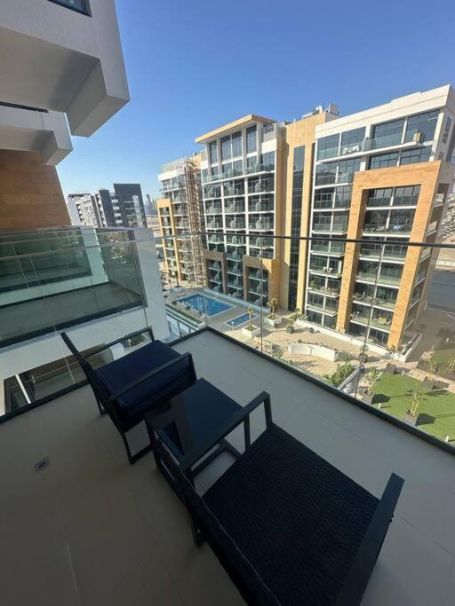 Apartment Azizi Riviera 10 Minutes To Mall *