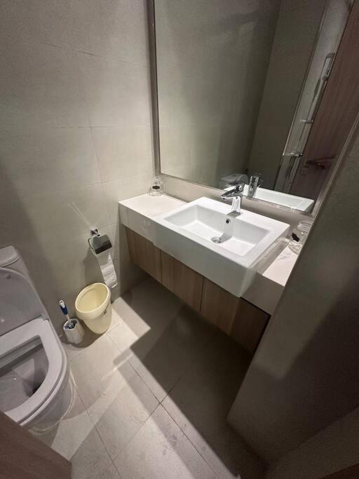 Apartment Azizi Riviera 10 Minutes To Mall *
