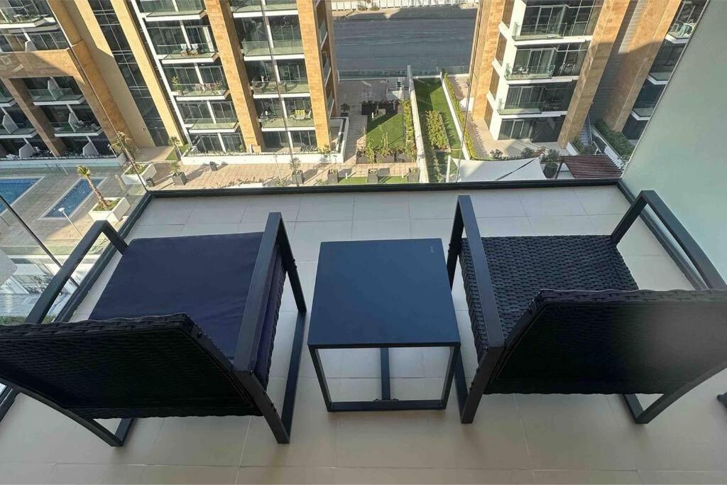 Azizi Riviera 10 Minutes To Mall Apartment Dubai